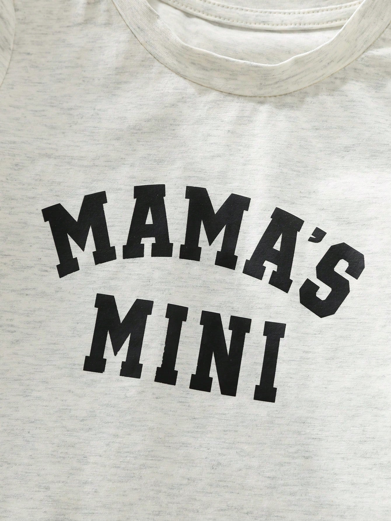 Ensemble 2 pièces unisexe T-shirt et short gris à motif lettres Bambinoo x Cozy Pixies pour bébé
