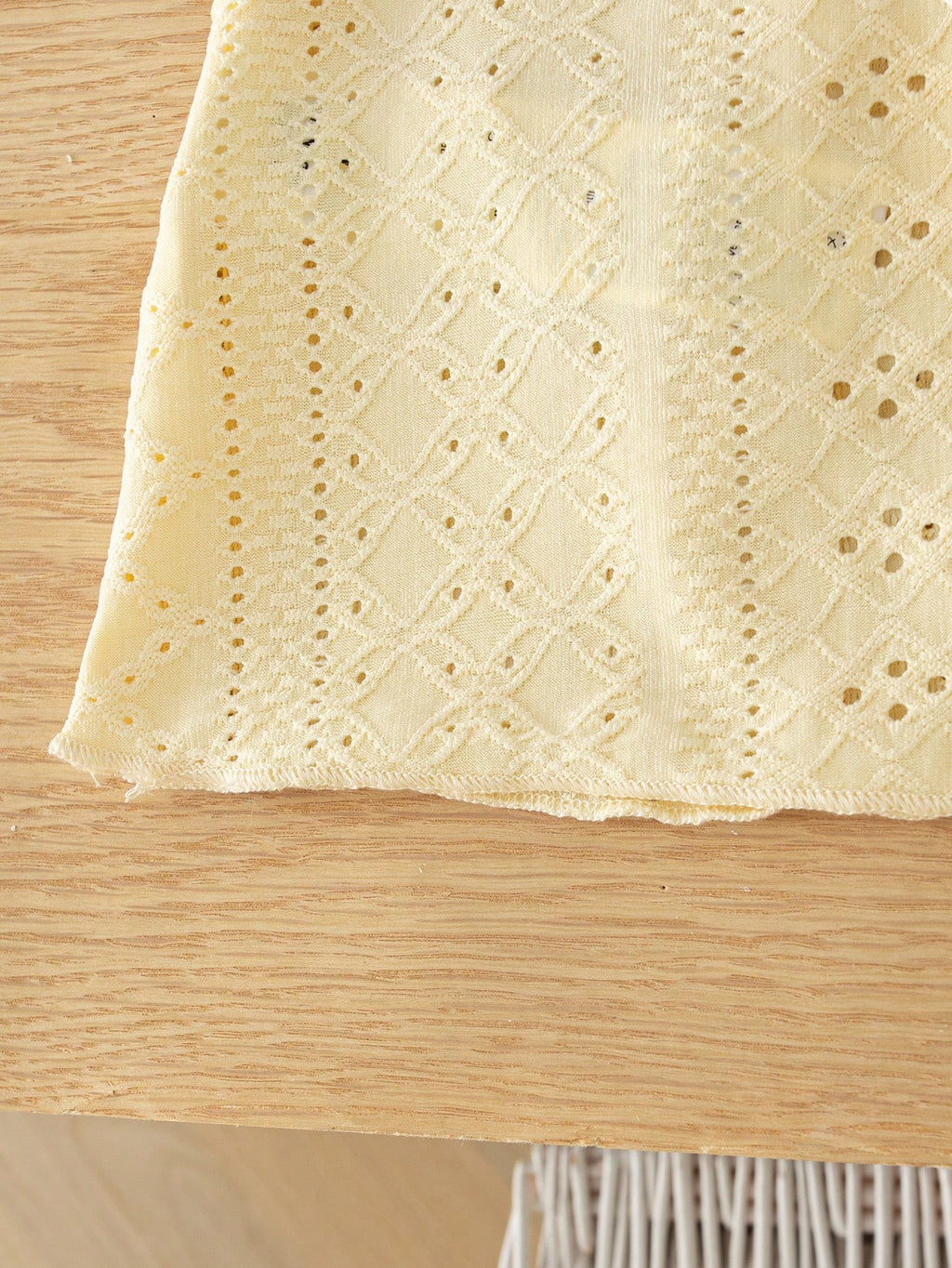 Ensemble 3 pièces pour bébé fille Souflis comprenant un caraco, un gilet ceinturé et un short en tricot jaune