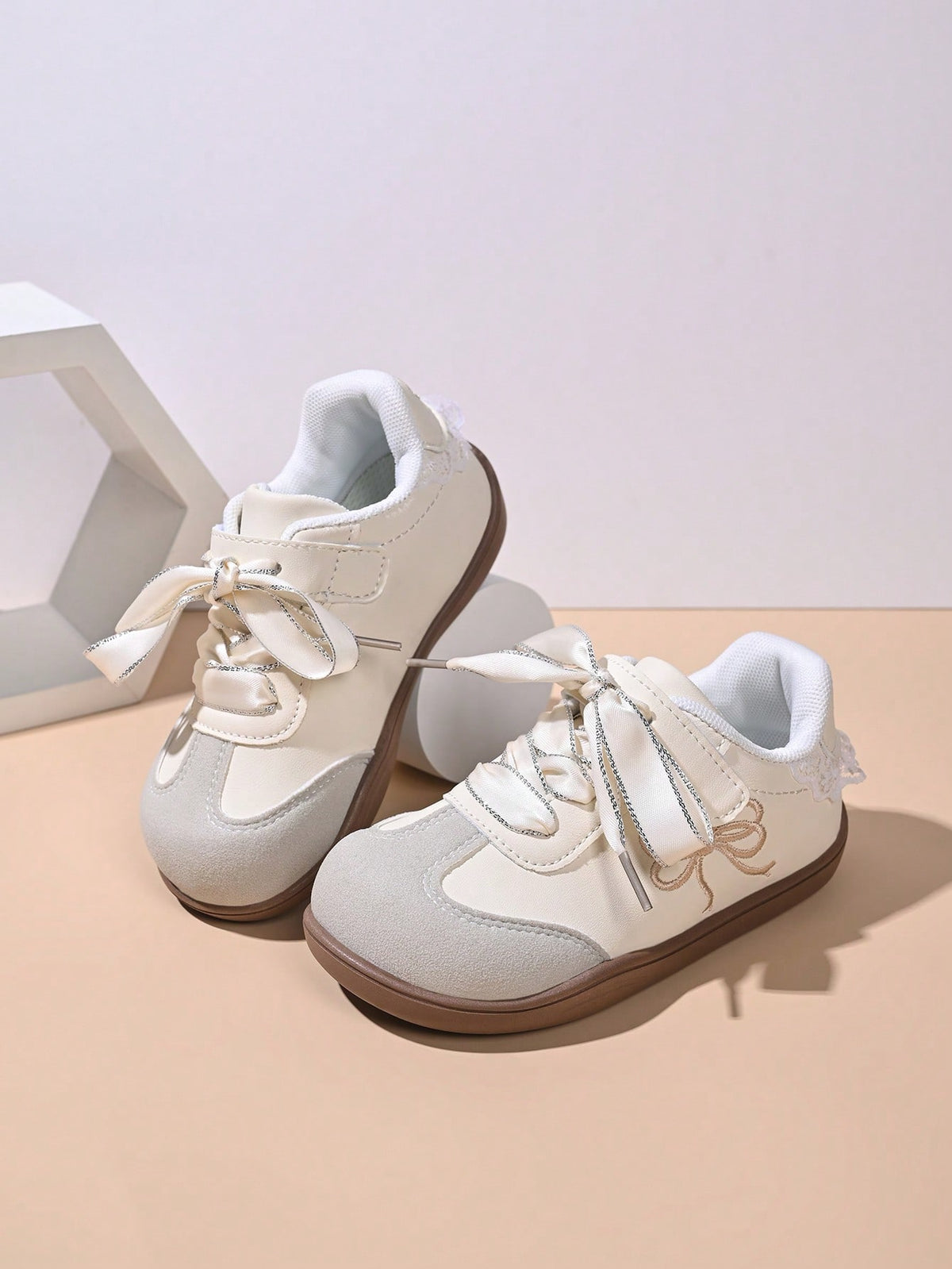 Girls' Minimalist Soft-Sole Durable Training & Skateboard Shoes