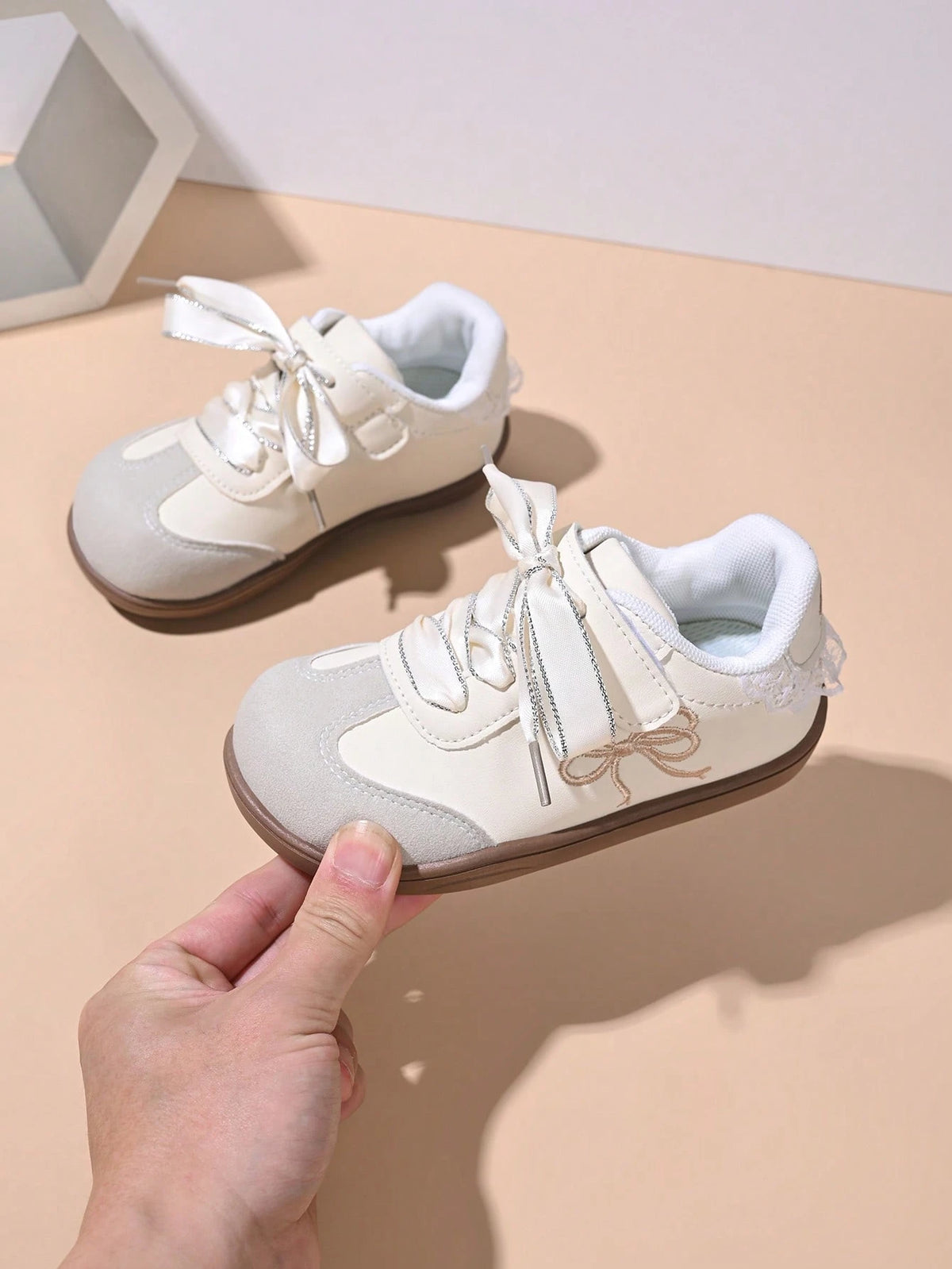 Girls' Minimalist Soft-Sole Durable Training & Skateboard Shoes