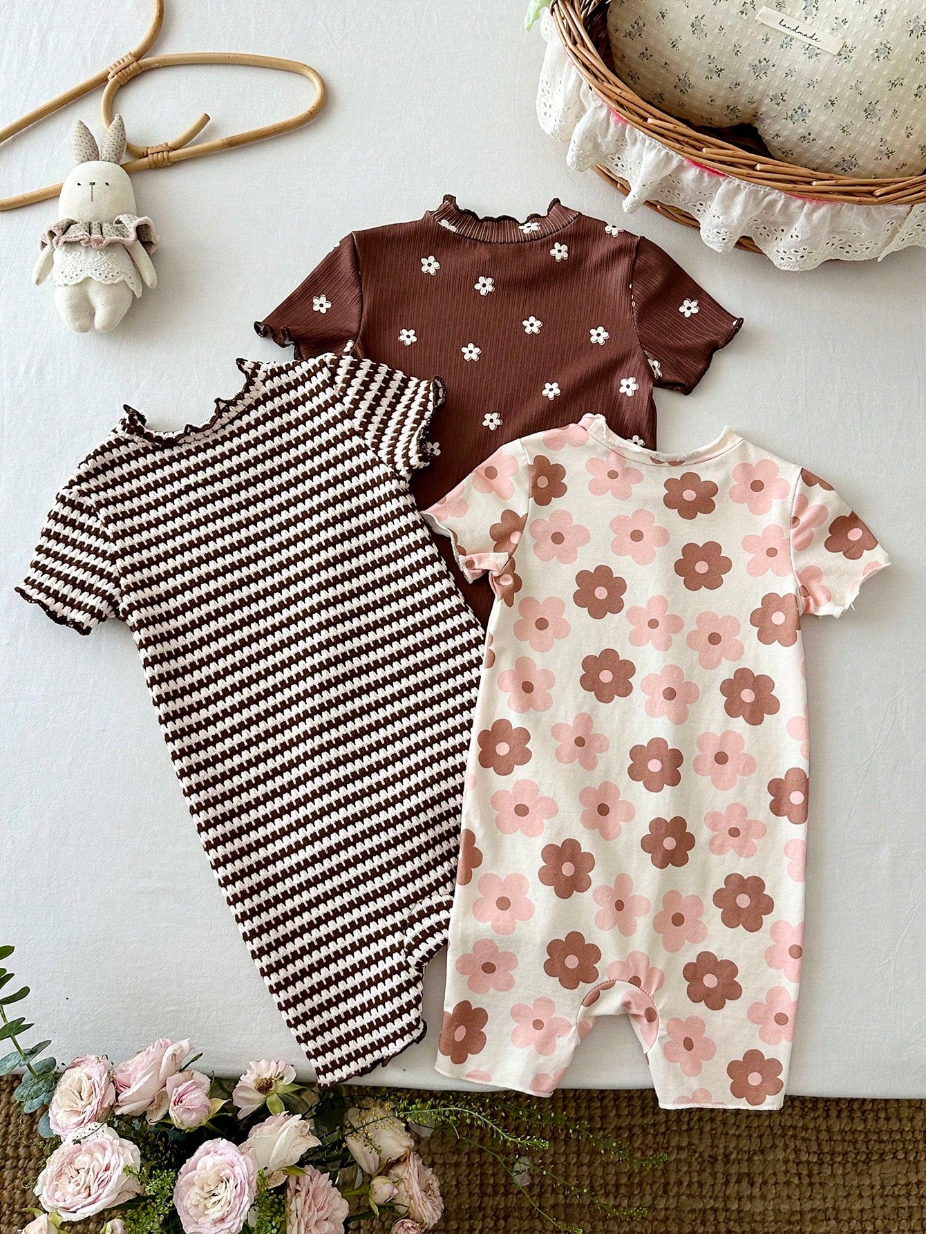 SHEIN LMoss Kids Ensemble 3 pièces pour bébé fille, barboteuse décontractée en maille avec motif floral mignon multicolore