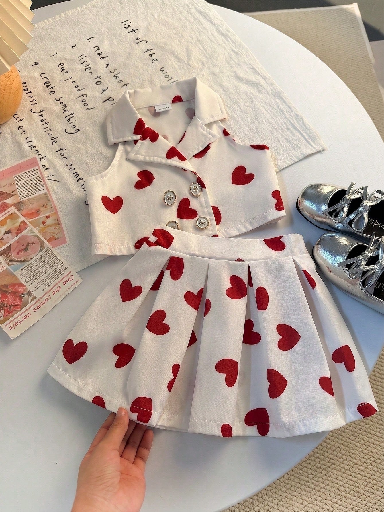 Ensemble 2 pièces bébé fille haut sans manches à col cœur et jupe plissée blanc