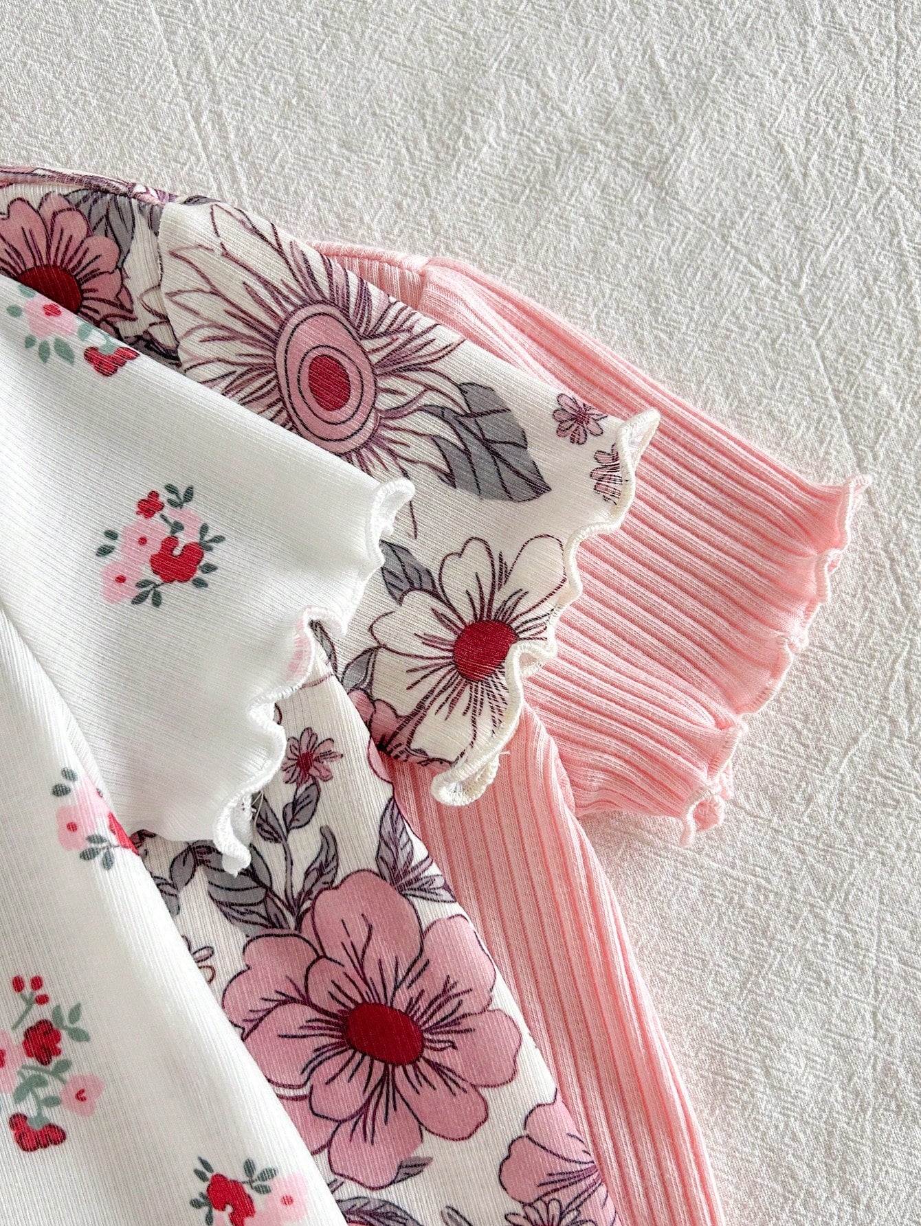 Ensemble 3 pièces de barboteuse et short fleuri et rayé Bambinoo x Cozy Pixies pour bébé fille