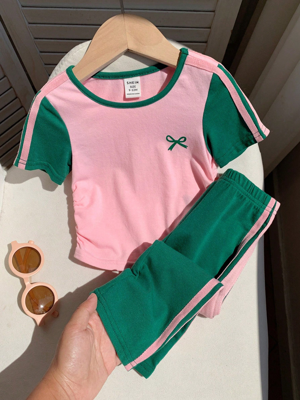 SHEIN Ensemble 2 pièces tricoté multicolore pour bébé fille avec t-shirt contrastant et pantalon long