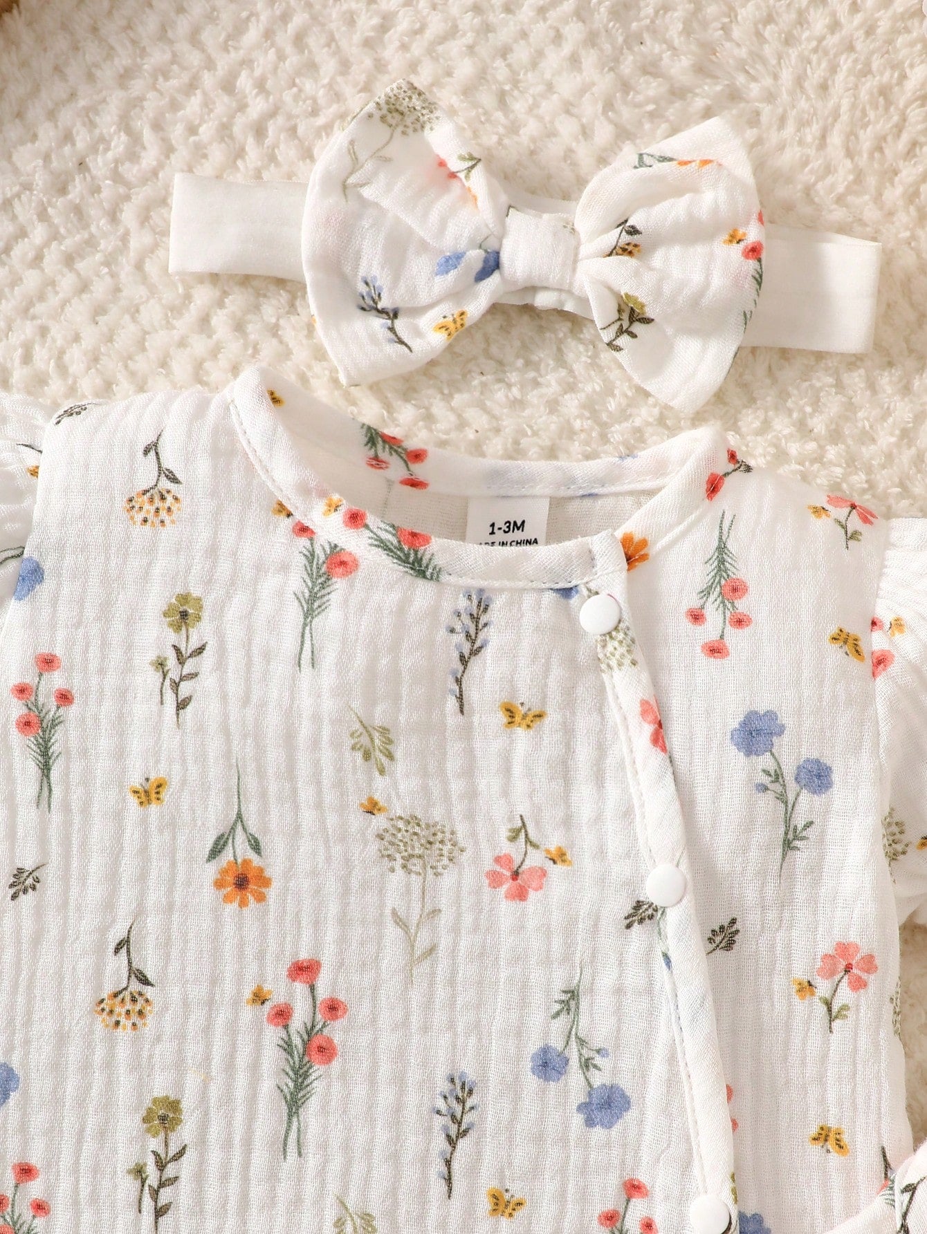 SHEIN Combinaison décontractée pour bébé fille avec imprimé floral et manches bouffantes Playful Pals