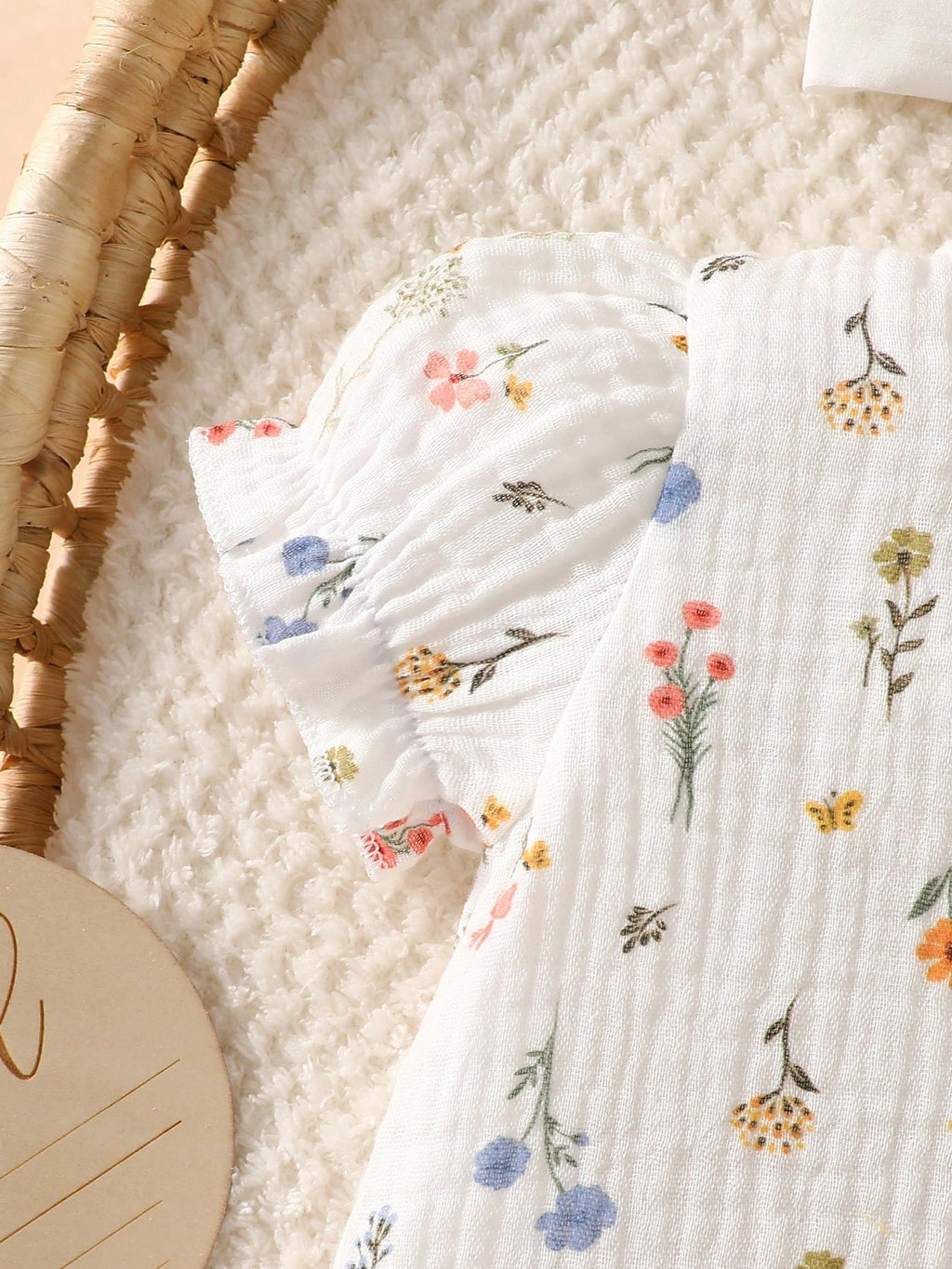 SHEIN Combinaison décontractée pour bébé fille avec imprimé floral et manches bouffantes Playful Pals