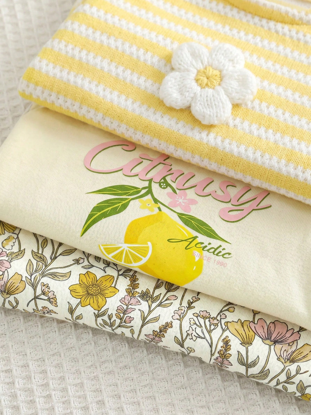 Ensemble 3 pièces barboteuse et short fleuri et rayé pour bébé fille Bambinoo x Cozy Pixies