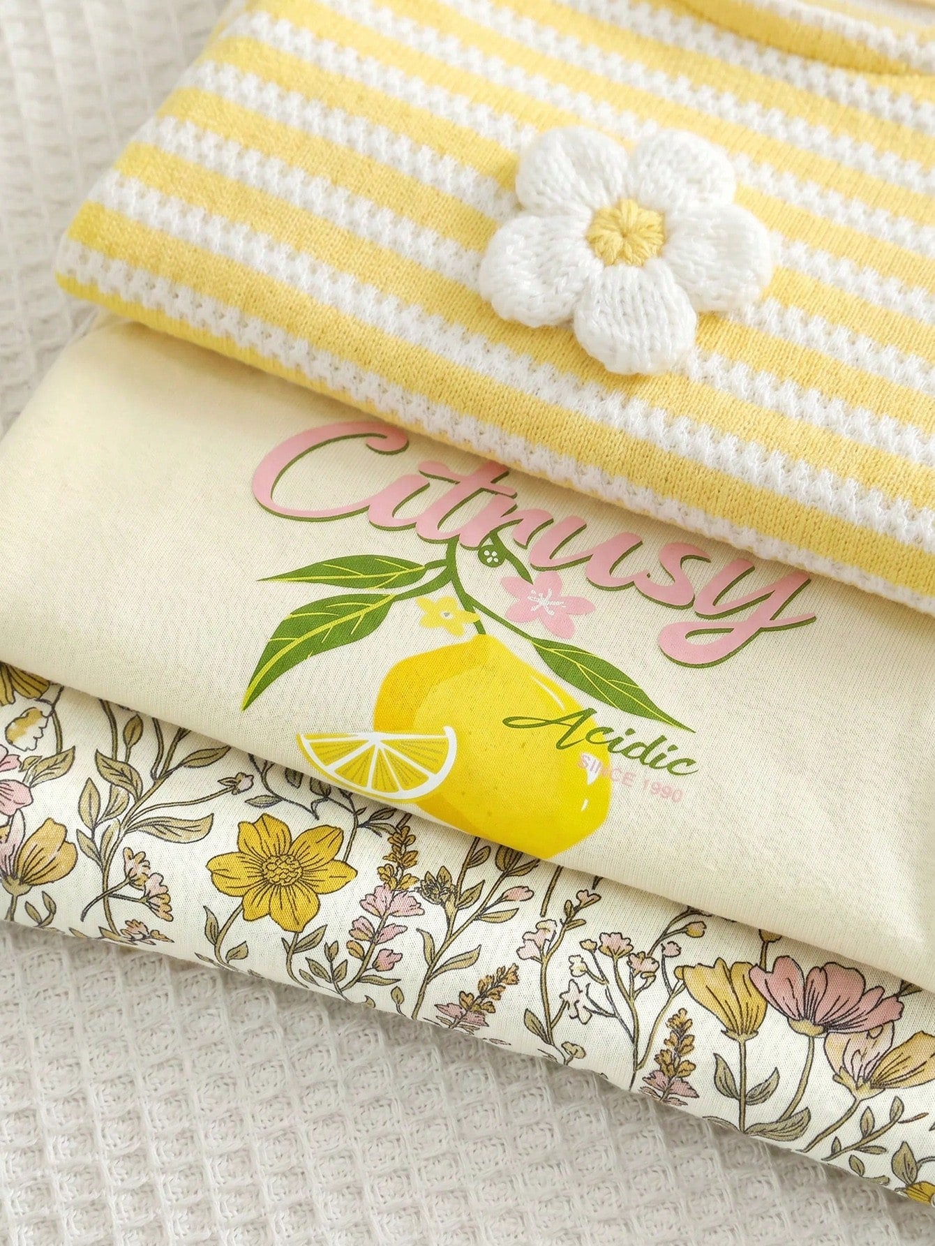 Ensemble 3 pièces barboteuse et short fleuri et rayé pour bébé fille Bambinoo x Cozy Pixies