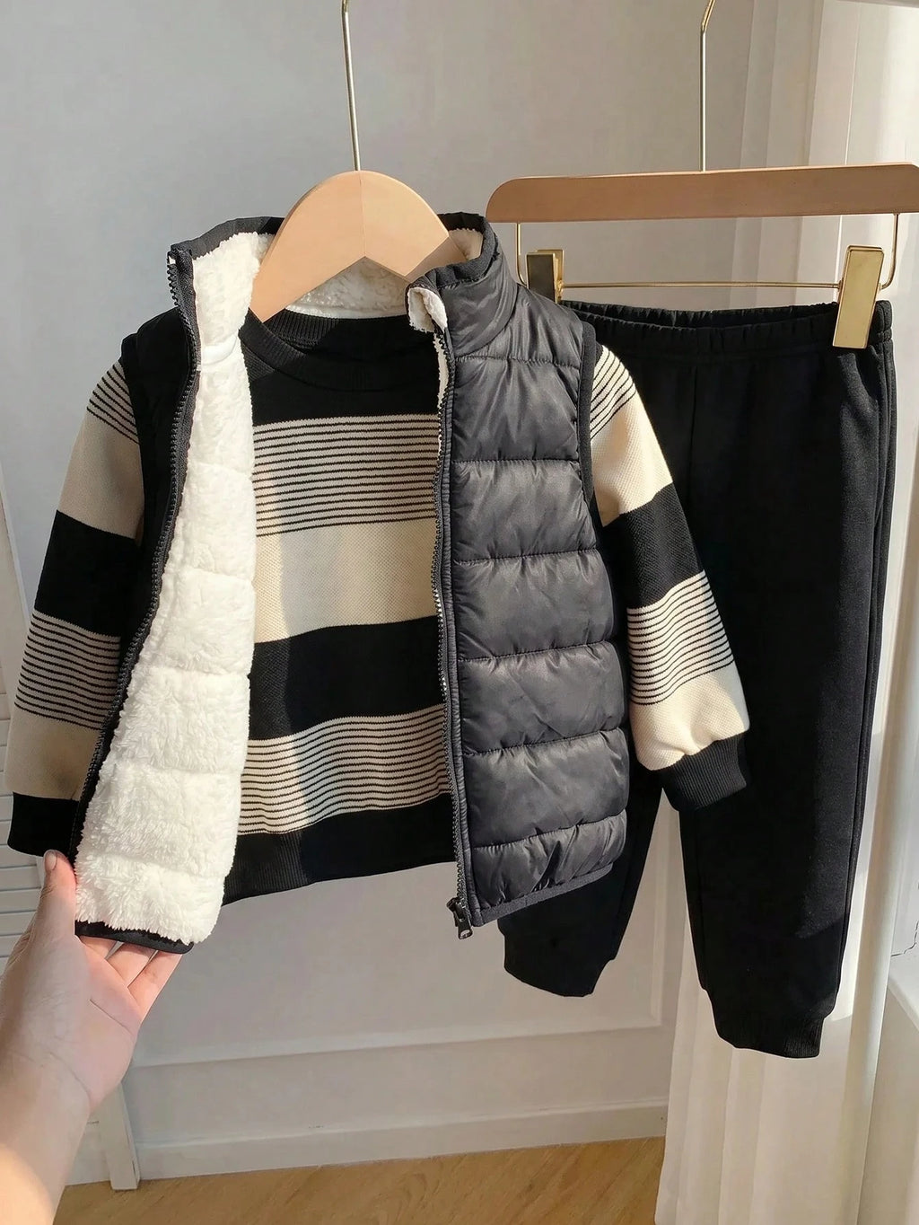 Ensemble 3 pièces gilet thermique, sweat-shirt rayé et pantalon bébé garçon