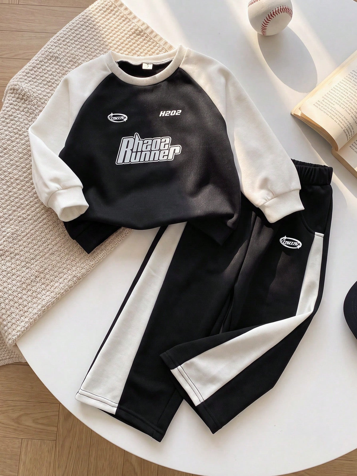 Ensemble sweat-shirt color block et pantalon de survêtement Bambinoo x Playful Pals pour garçons