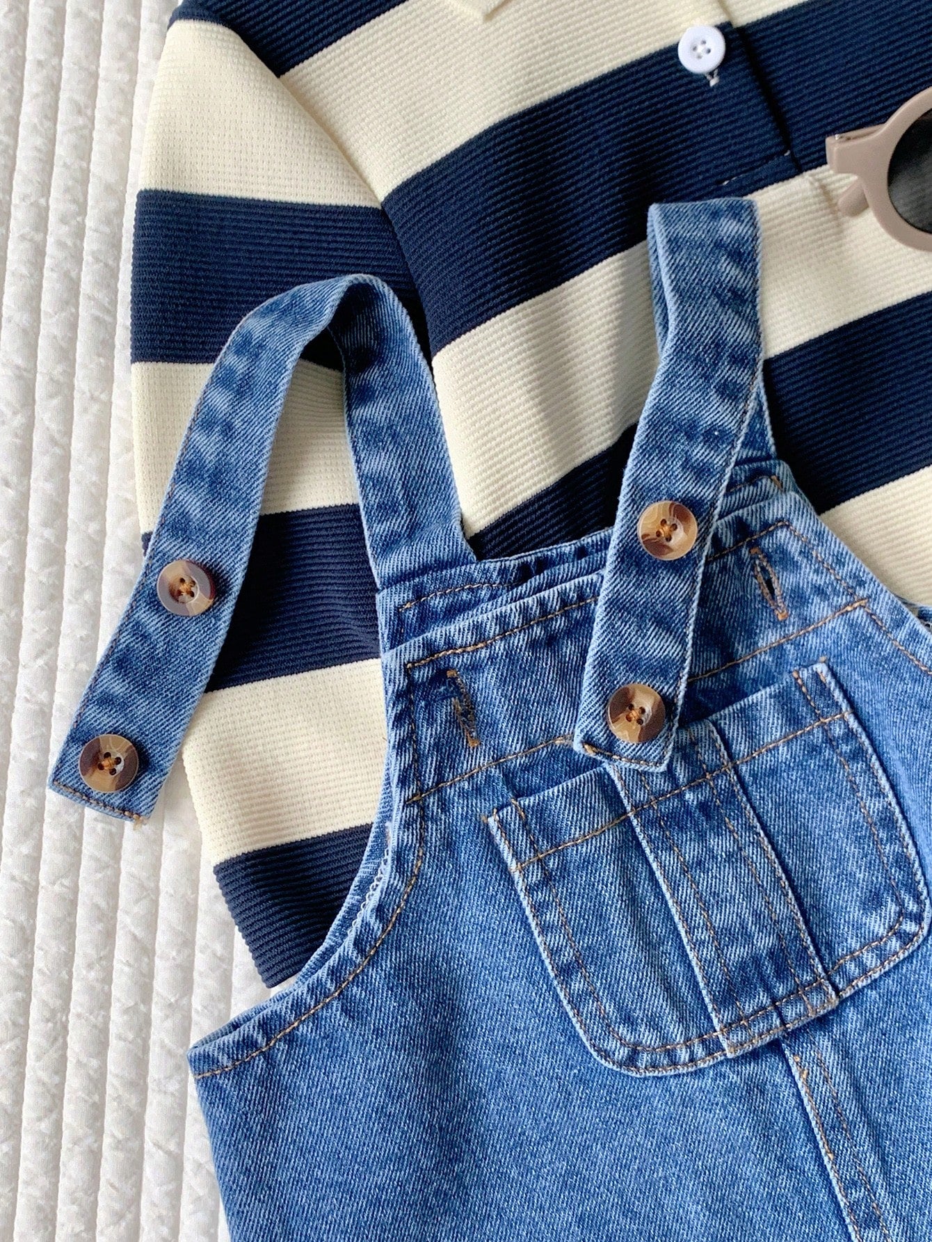 Ensemble 2 pièces unisexe sweat rayé et salopette en jean multicolore