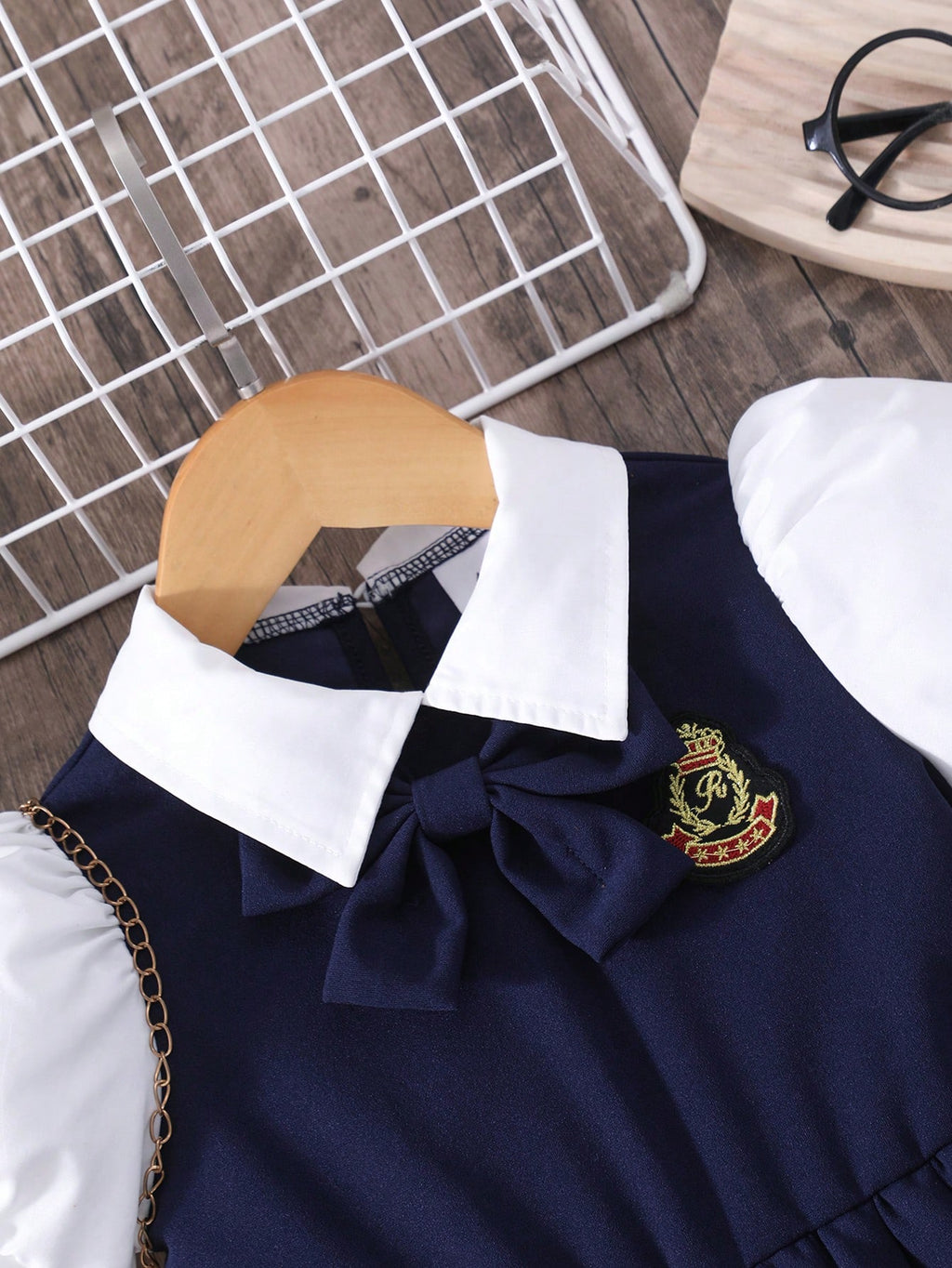 Robe Fille Preppy Col Contrasté Nœud Badge