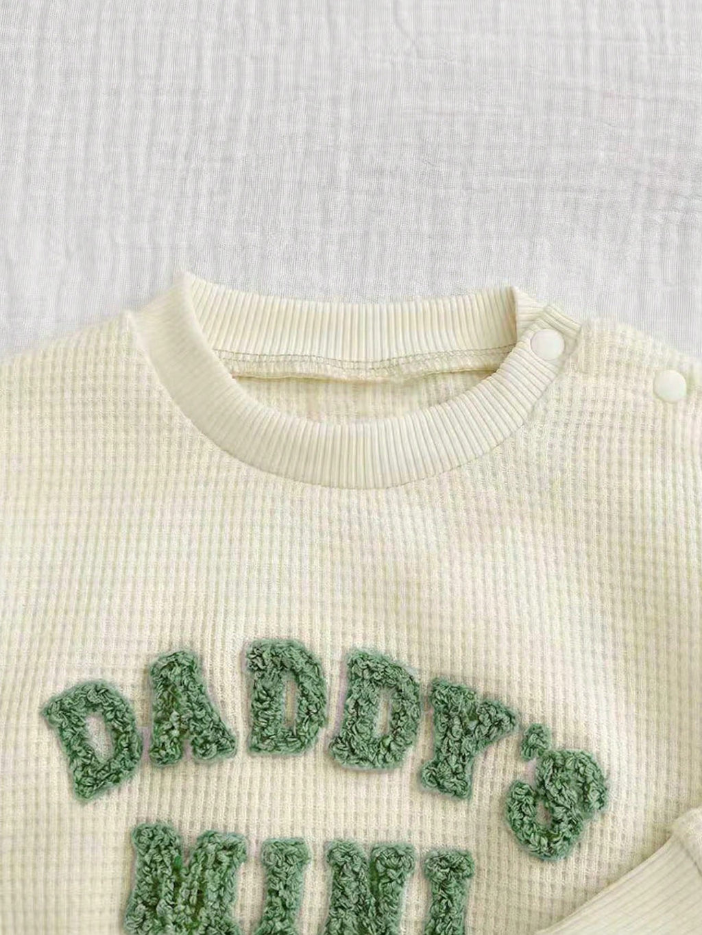 Ensemble brodé vert menthe « Mini Papa » Cozy Pixies pour nouveau-né