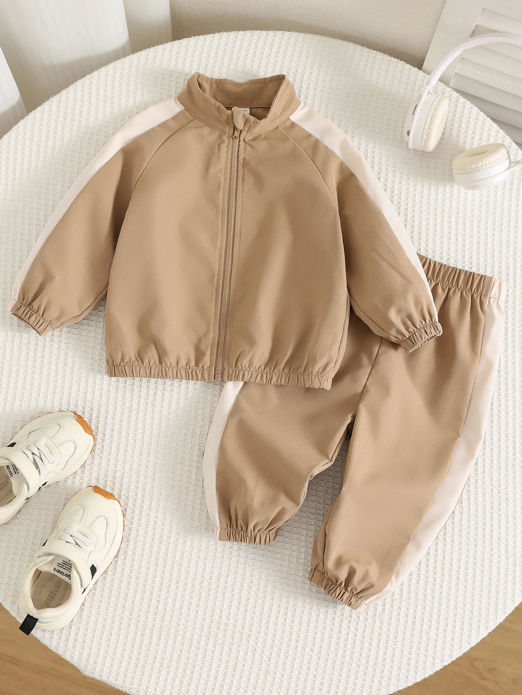 Ensemble sweat-shirt col montant color-block pour bébé Bambinoo x Playful Pals