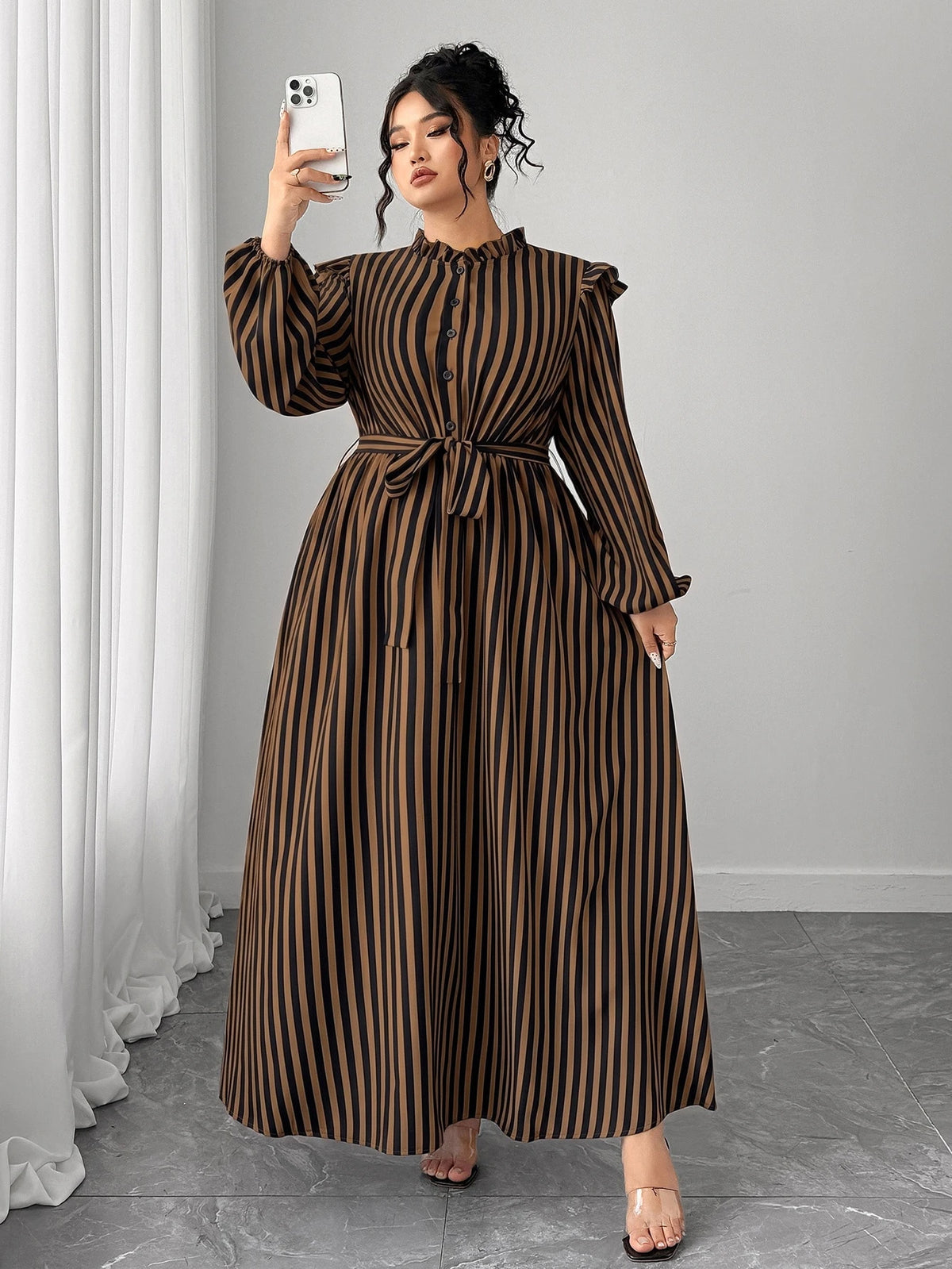 Robe décontractée à manches longues et col montant grande taille Elenzga marron