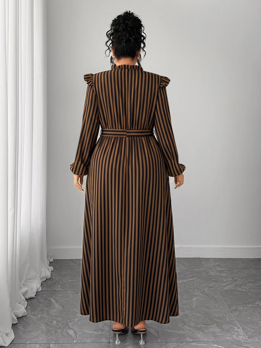 Robe décontractée à manches longues et col montant grande taille Elenzga marron