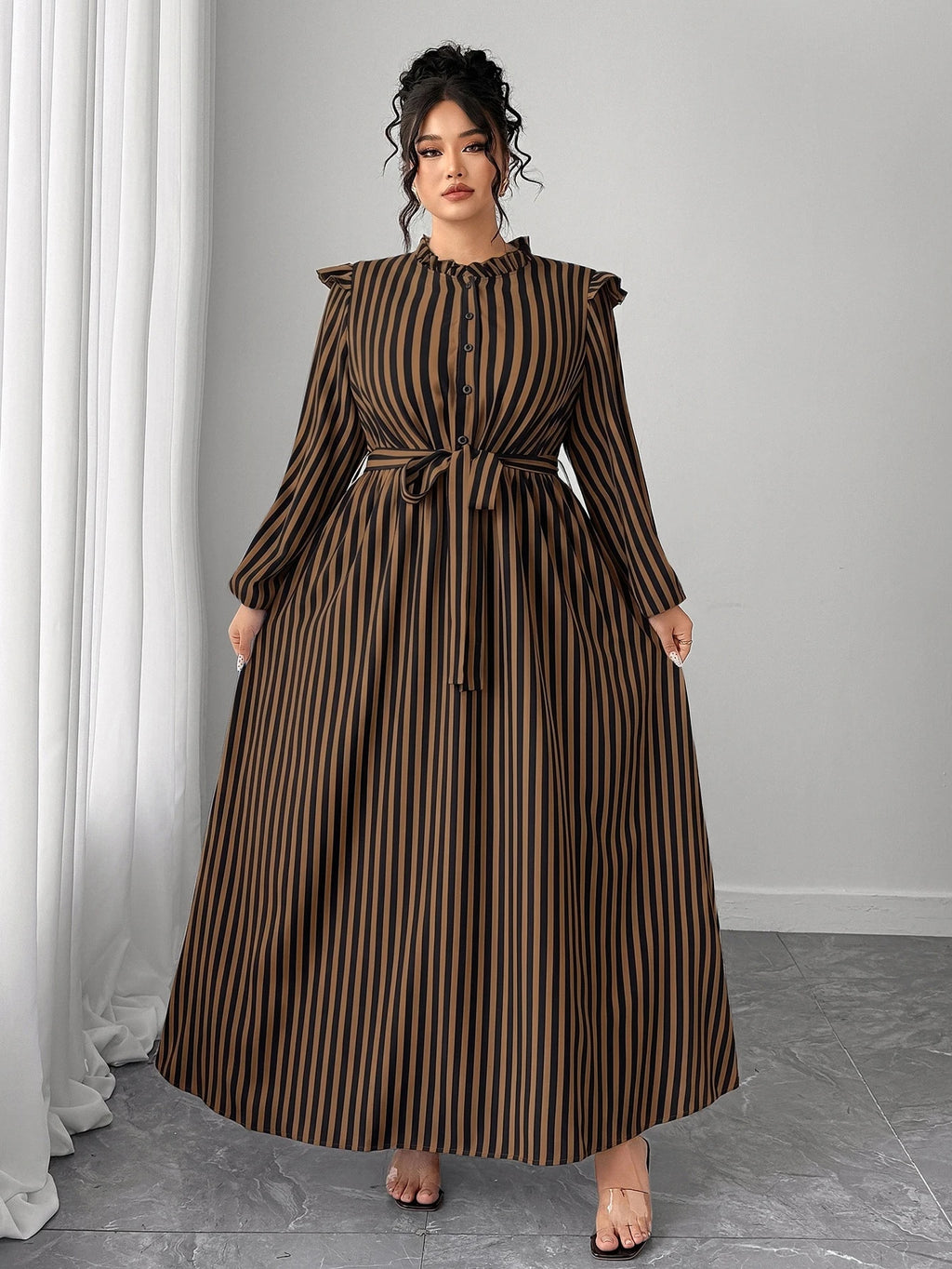 Robe décontractée à manches longues et col montant grande taille Elenzga marron